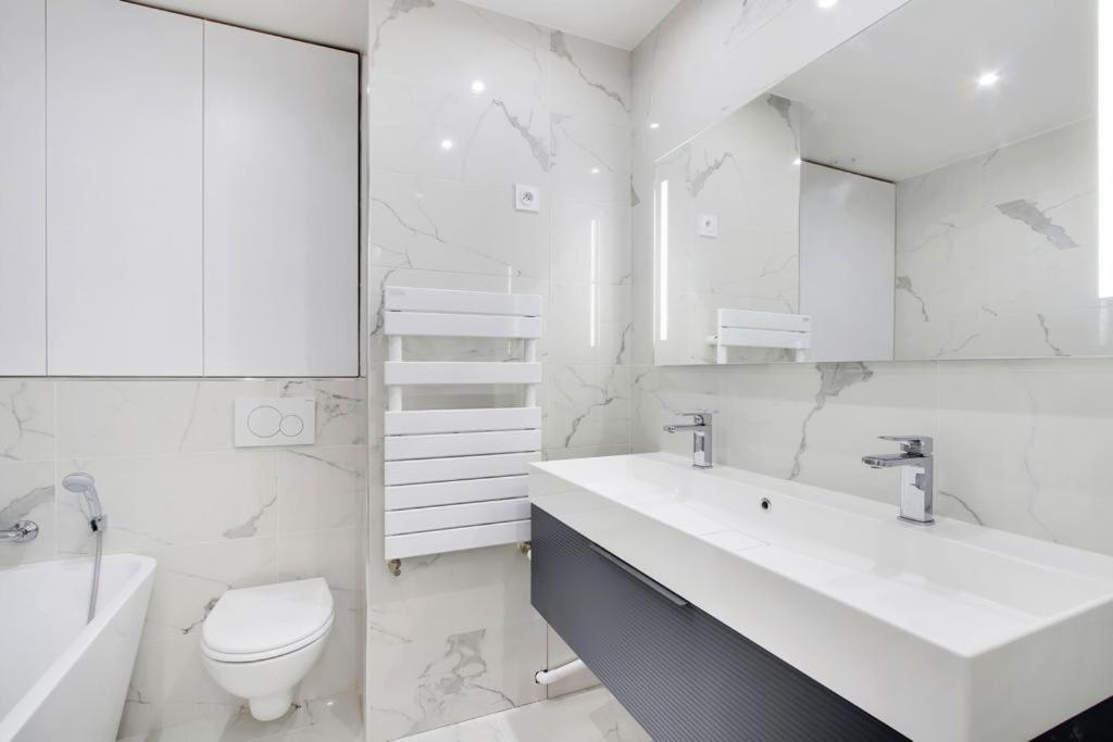 Trocadero/ Eiffel Tower - 3 Bedrooms- All New! Paryż Zewnętrze zdjęcie